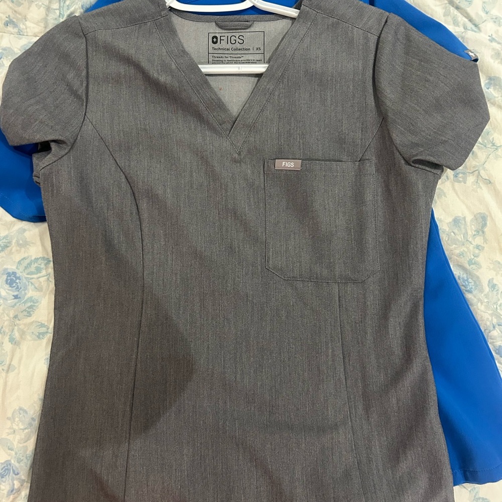 Figs Charcoal Technical Scrub Top